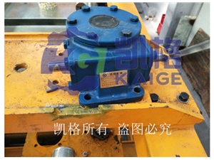 巖棉板復合旋轉(zhuǎn)設備提升裝置