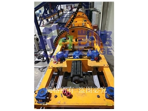 巖棉板復合旋轉(zhuǎn)設備提升裝置3